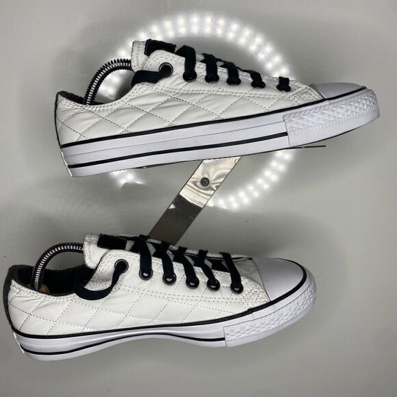 Converse White Shoes Quilted Low Top Unisex Sz Women 6 Men 8 149552C EUC - Picture 4 of 6